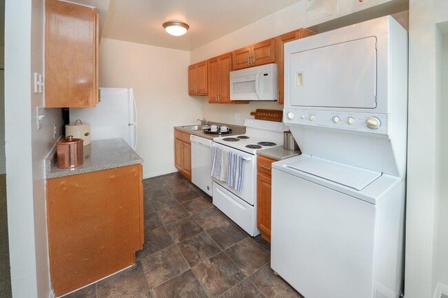 Warwick Terrace Apartment Homes
