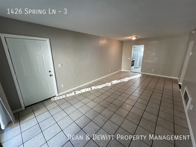 Photo - 1426 Spring Ln Unit 3