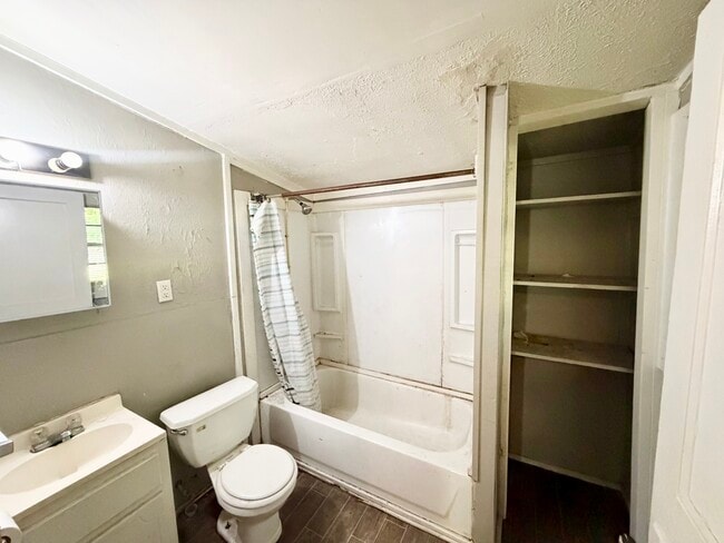 Photo - 2602 6th Ave N
