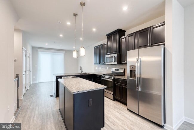 Photo - 1438 Strahorn Rd