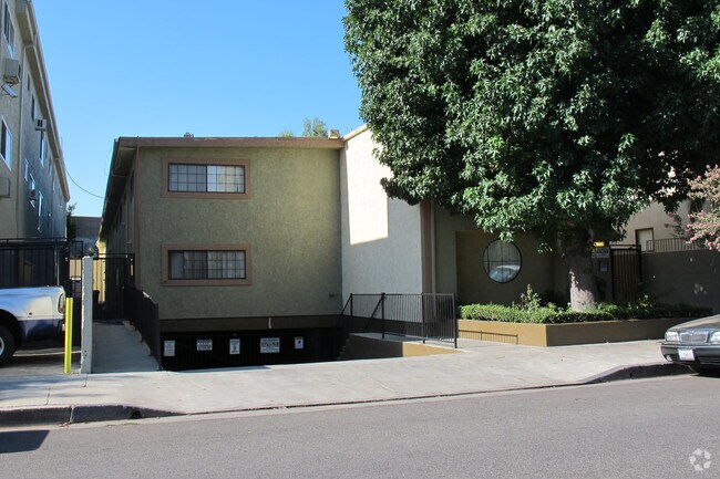 Photo - Tarzana Terrace Apartments 2