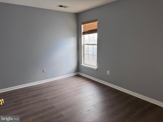 Photo - 2004 Taylor Grace Ct