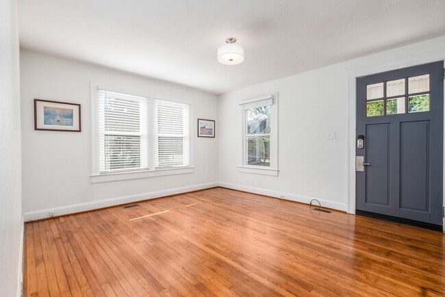 Photo - Charming 1 Bedroom, 1 Bathroom Duplex in Old West Durham!