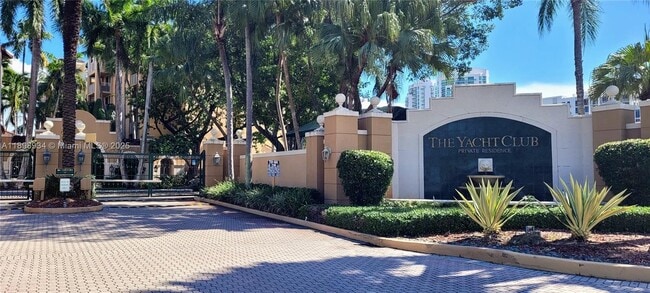 Building Photo - 19555 E Country Club Dr Unit 8307