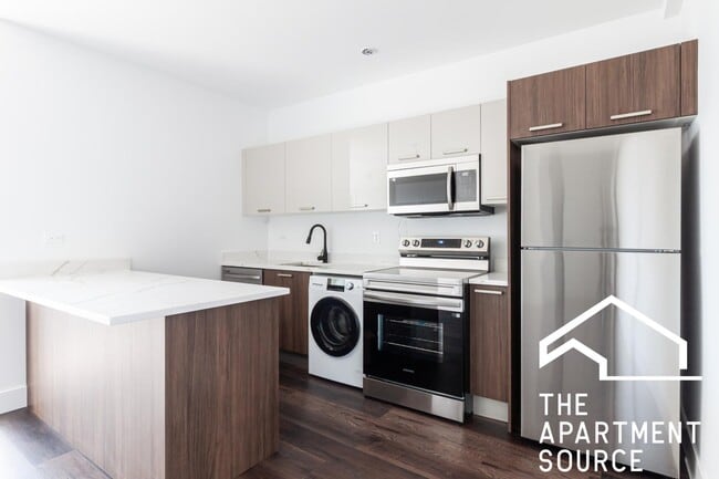 1555 W Hollywood Ave Unit 205