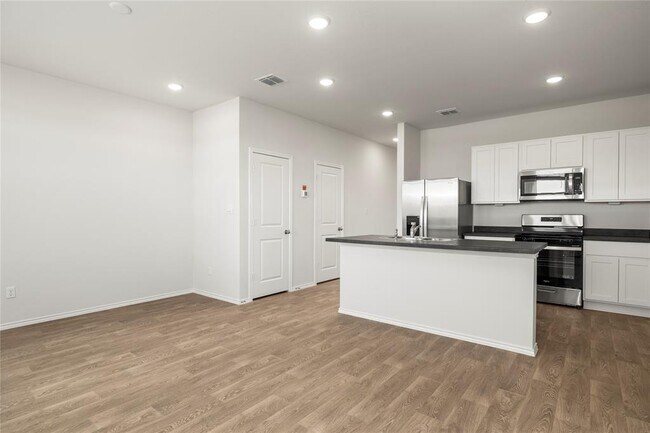 Photo - 119 Kendall Ln