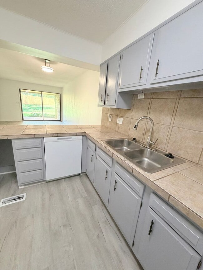 Photo - Great Arden Location - 2 Bed, 1.5 Bath Condo - Available Now!
