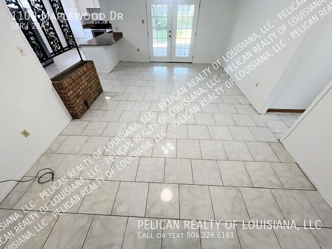 1100 Maplewood Dr