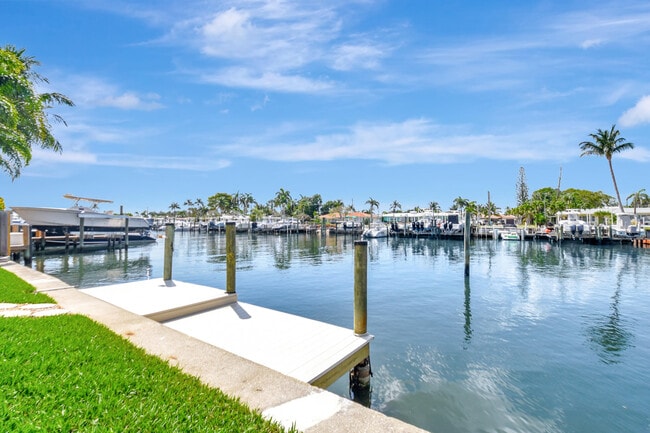 Building Photo - 644 Shore Dr Rental