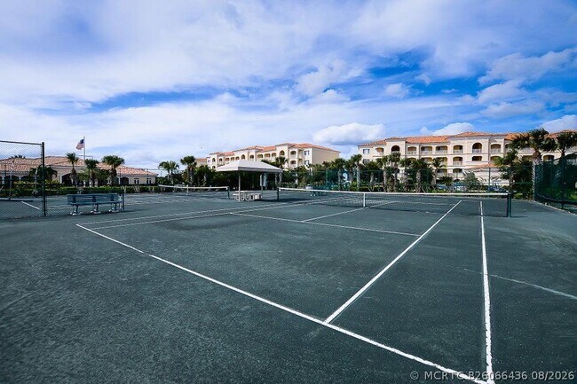 Photo - 27 Harbour Isle Dr W Unit 305