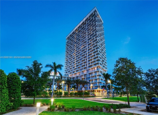 Building Photo - 2000 Metropica Wy Unit 1602