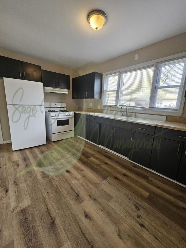 Photo - BEAUTIFUL FLOORING!!!