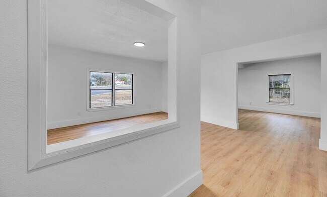 Photo - Well-maintained 2BD 1BA Home in Waco - Available in March!