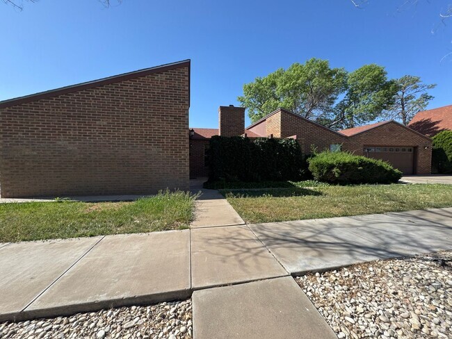 Building Photo - 612 N Lea Ave Rental