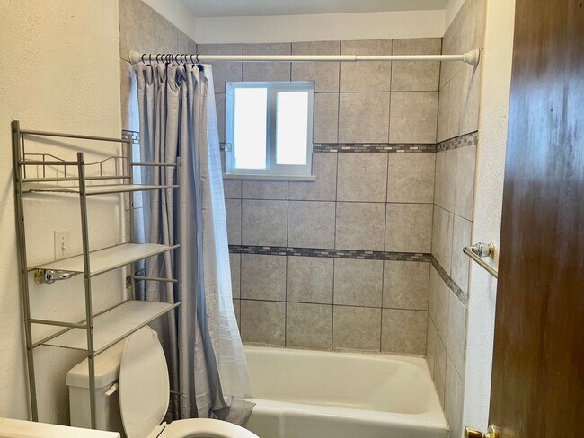 Photo - 611 35th Ave Unit B