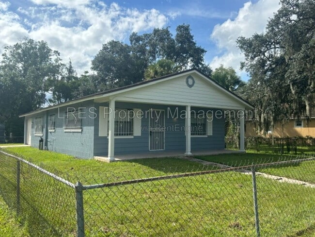 1020 S Bay Ave