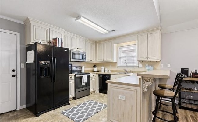 Photo - 9800 Lenox Ln