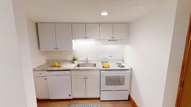 Building Photo - 115 W Lawrence Ave Unit C