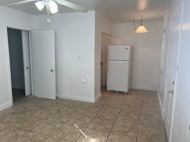 Photo - 879 Campus Cir