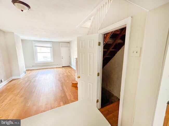 Photo - 1528 S Hollywood St