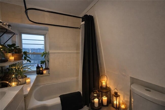 Photo - 212-212 N Main St Unit 3