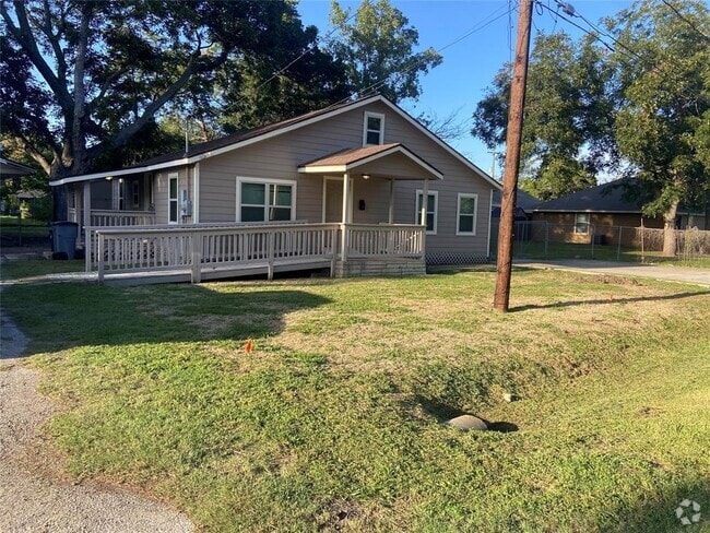 Building Photo - 540 Magnolia St Rental