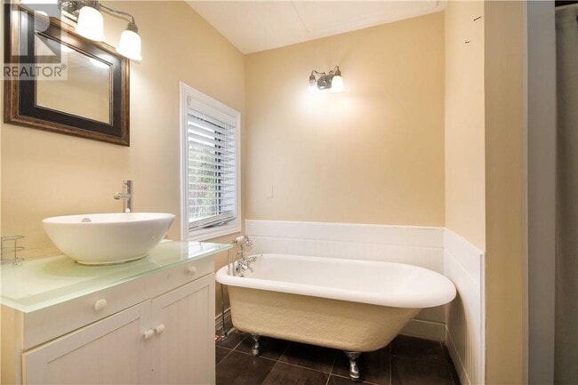 77 Airview Rue
