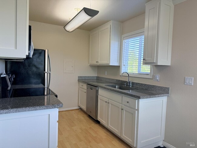 Photo - 310 Spyglass Pkwy