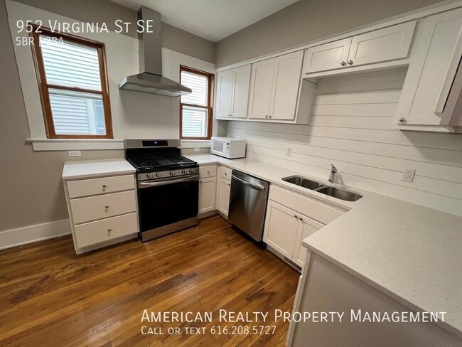 Photo - 952 Virginia St SE