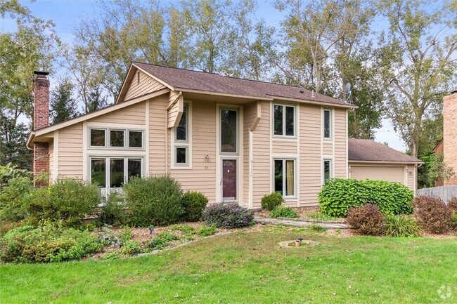 Building Photo - 31 Misty Pine Rd Rental