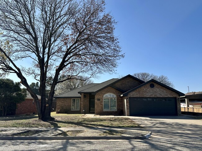 Photo - 5821 80th St