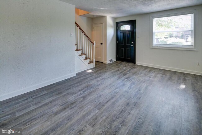 Photo - 53 Madison Dr