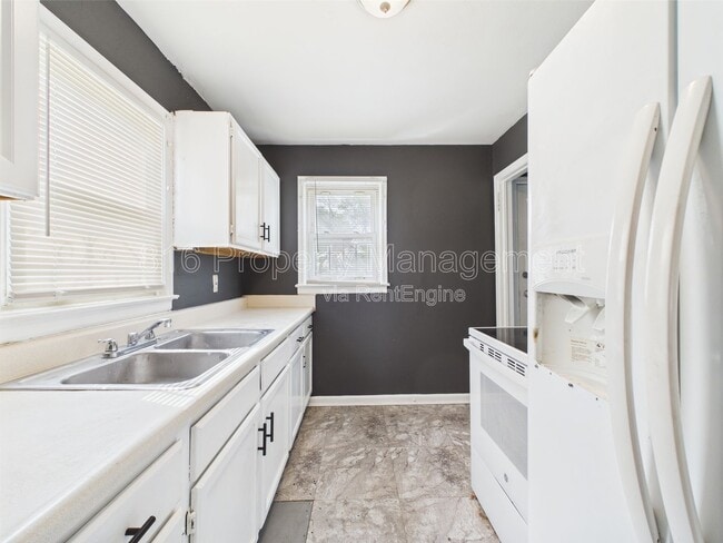 Photo - 3354 Jackson Ave