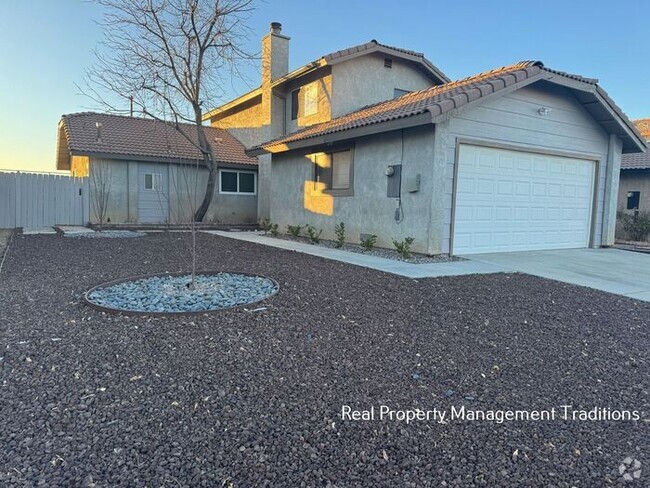 Building Photo - Beautifully redone 4 + 3 Palmdale home!