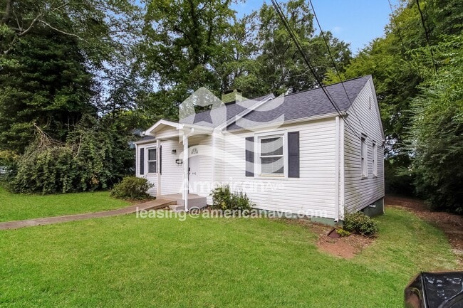 Photo - 440 St Andrews St