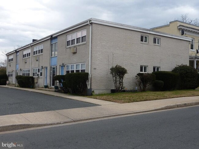 Building Photo - 319 Camden Ave Unit F