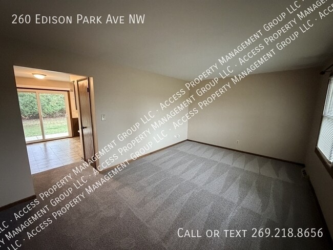 Photo - 260 Edison Park Ave NW