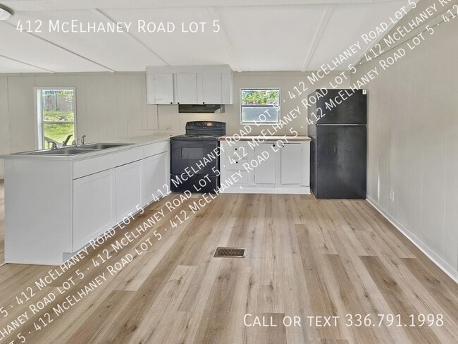 Photo - 412 McElhaney Rd