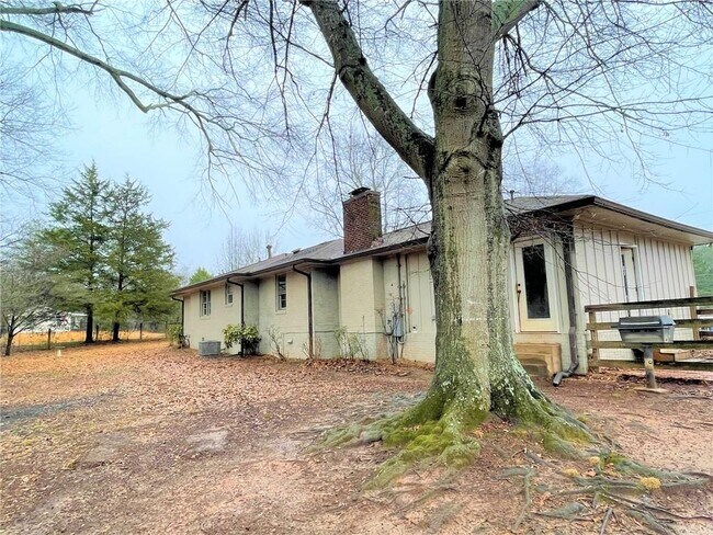 Photo - 6875 Heardsville Rd