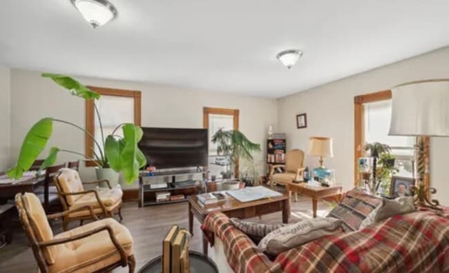 Photo - 303 3rd St NW Unit Upper