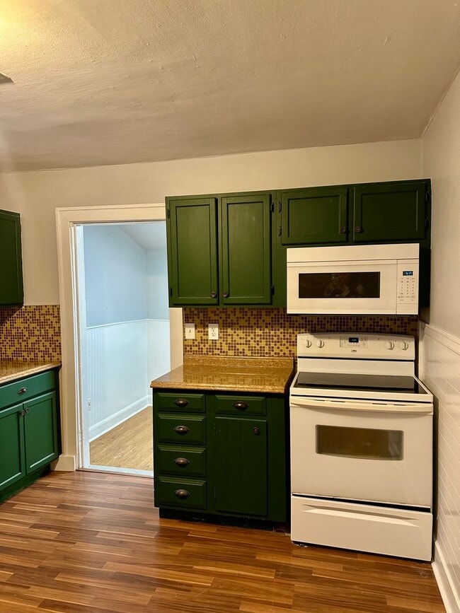 Photo - 639 Golfview Dr