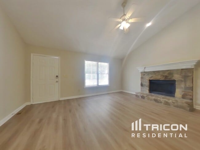 Photo - 4672 Emerald Willow Dr