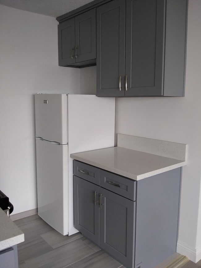Kitchen - 11923 Iowa Ave Unit C