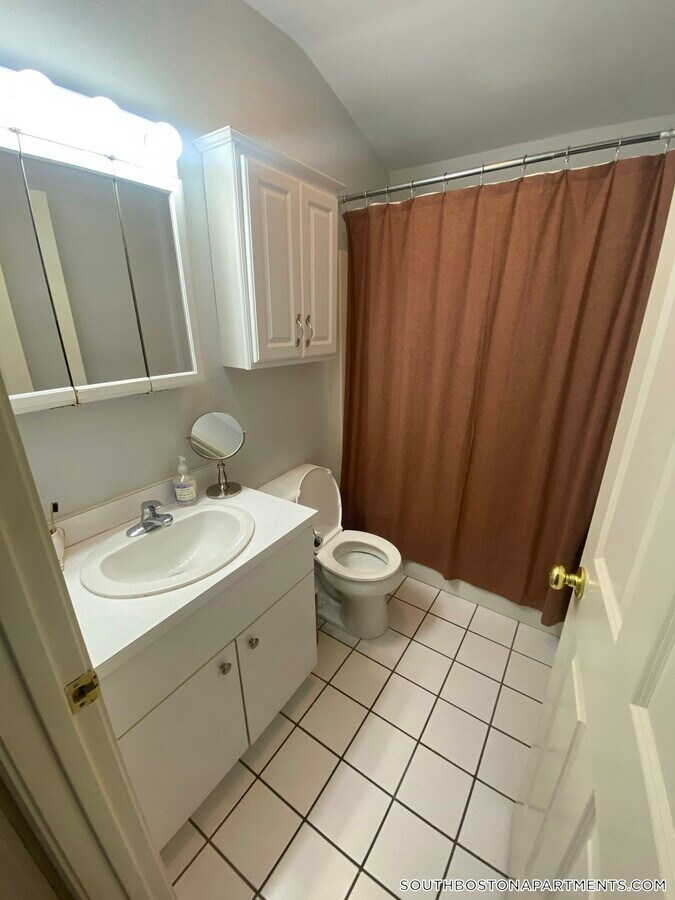 Photo - 550 E 3rd St Unidad 1