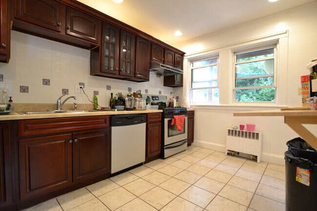 Building Photo - 15 Greycliff Rd Rental