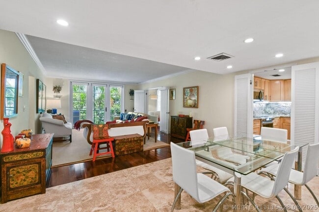 Photo - 226 Brazilian Ave Unit 2 D