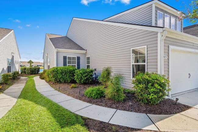 4451 Livorn Loop