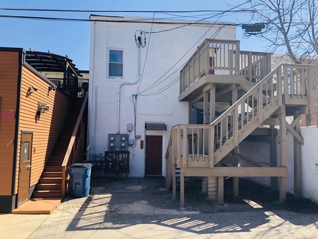 Back Entrance - 640 S Main St Unit 3