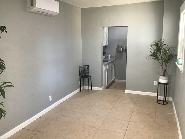 Photo - 1008 E Waverly St Unit #2