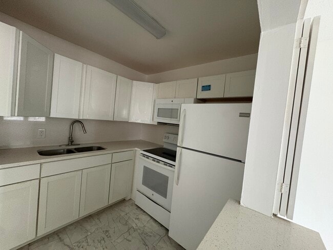 Photo - 374 Camden P